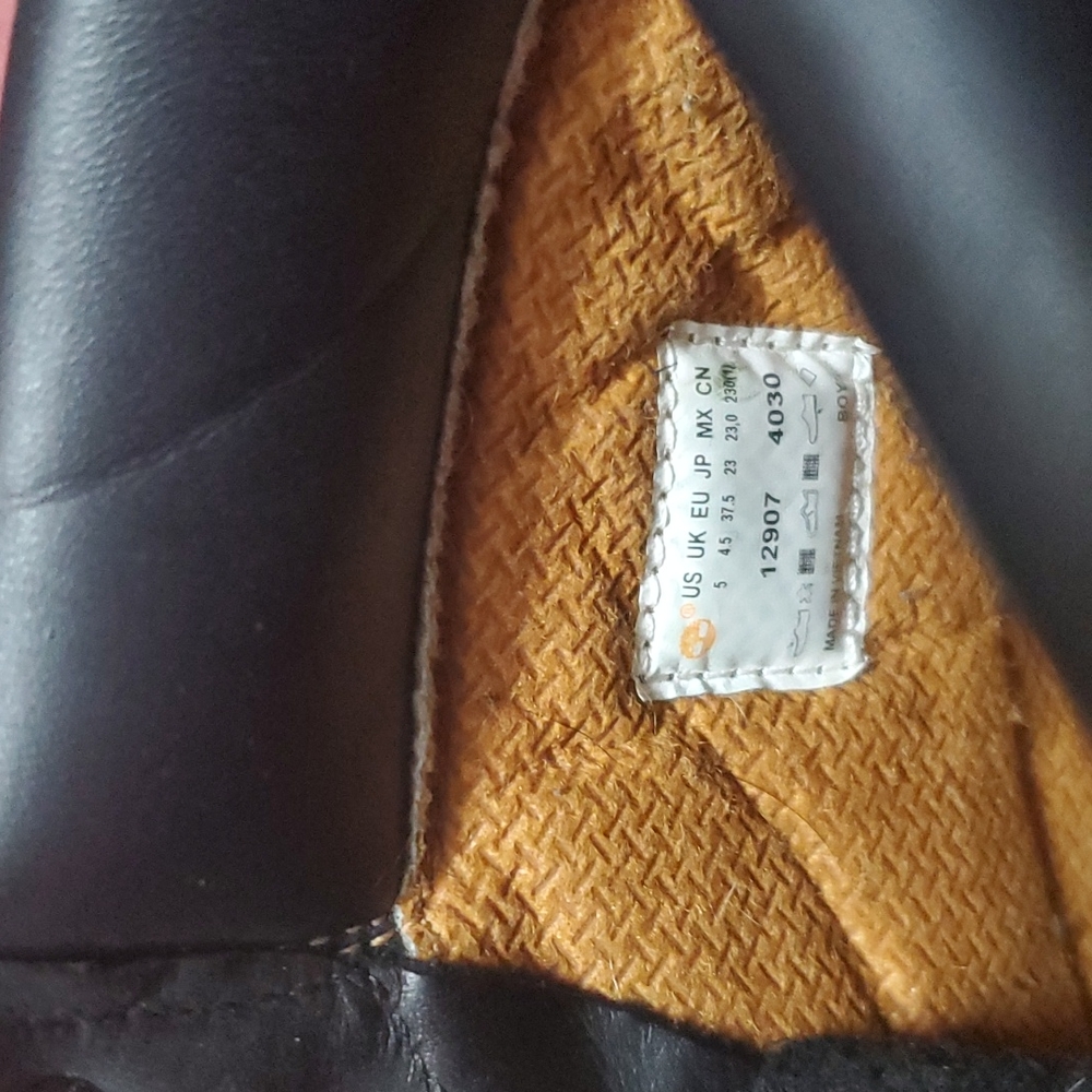 Black Timberlands - image 4